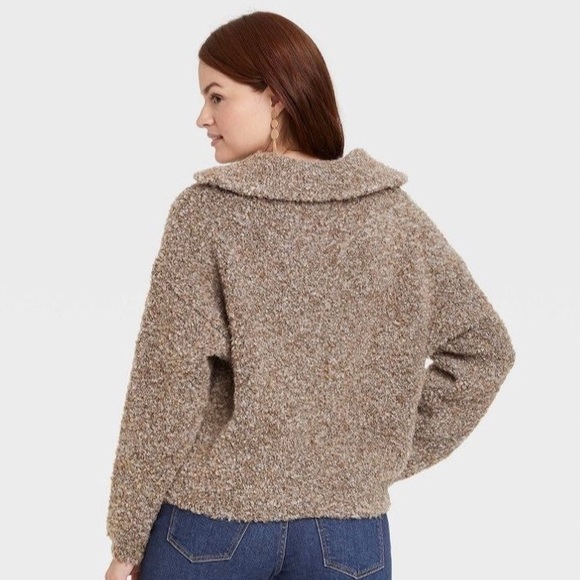 Universal Thread Split Neck Cozy Lounge Pullover Sweater
- Women's XS - Picture 5 of 6